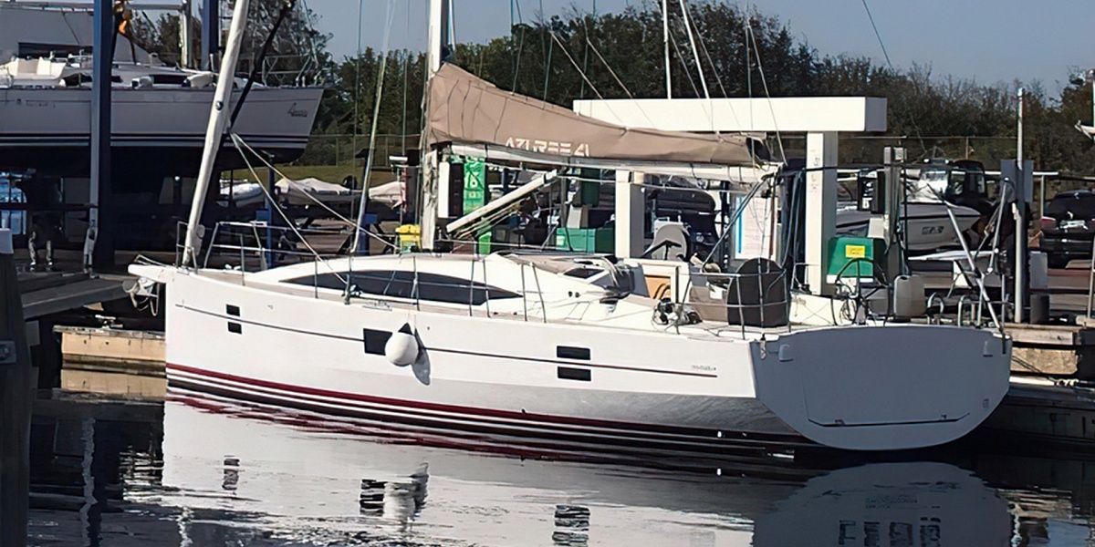 Продается парусная яхта AZUREE 41